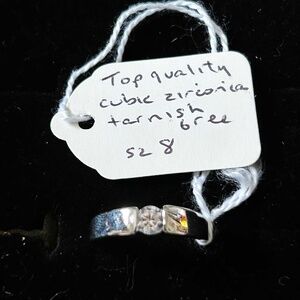 CUBIC ZIRCONIA IN TARNISH FREE STERLING SILVER RING, LADIES SZ 8, ROUND STONE,